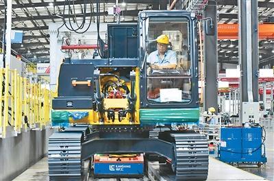 國產(chǎn)大模型躍升全球頂流 十四五期間的技術(shù)服務(wù)硬核突破